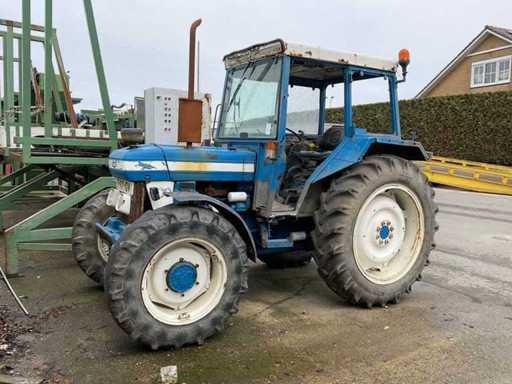 1985 Ford 4610 Four-wheel drive farm tractor