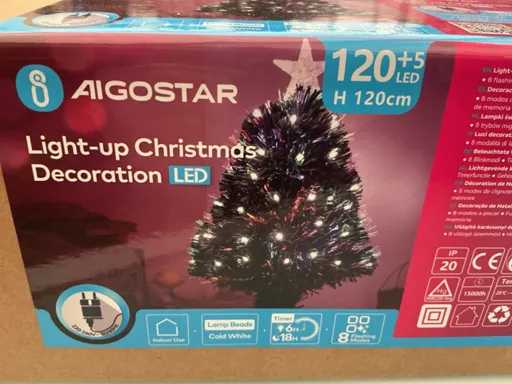 Weihnachtsbaum aus Kunststoff.