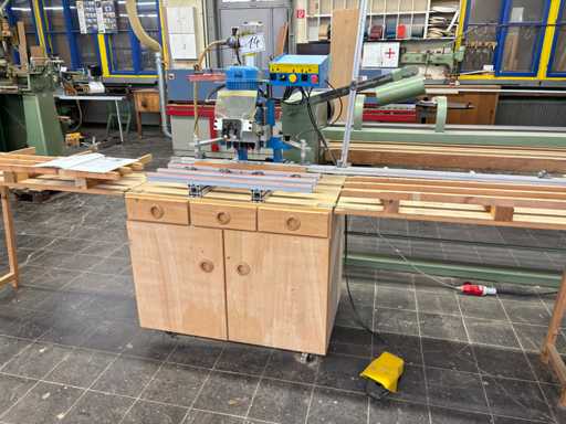 Aparat de găurit pentru rânduri și cupe HETTICH BLUEMAX 8-FS