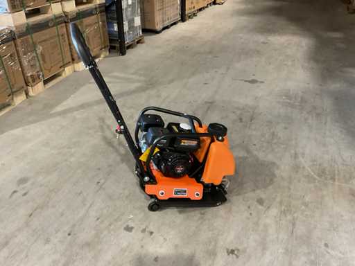 Compactor de plăci Daewoo DATM80 2025