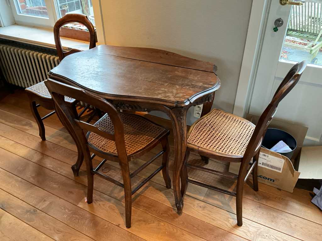 Antique wooden table + 7x Chair