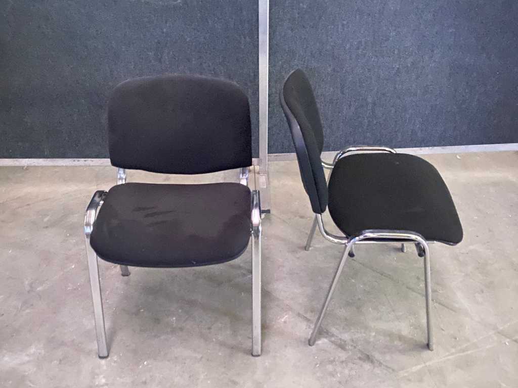 Chaise rembourrée noire empilable (190x)