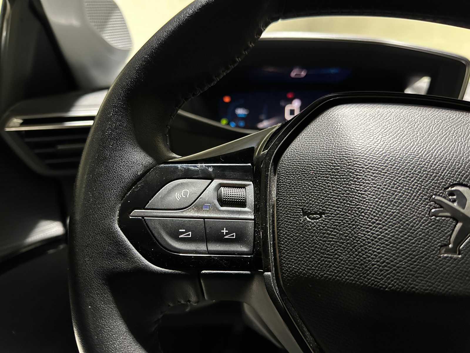 Peugeot 208 1.2 PureTech Blue Lease Allure 101hp 2021, L-705-ZD