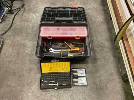 Gefüllter Werkzeugkasten