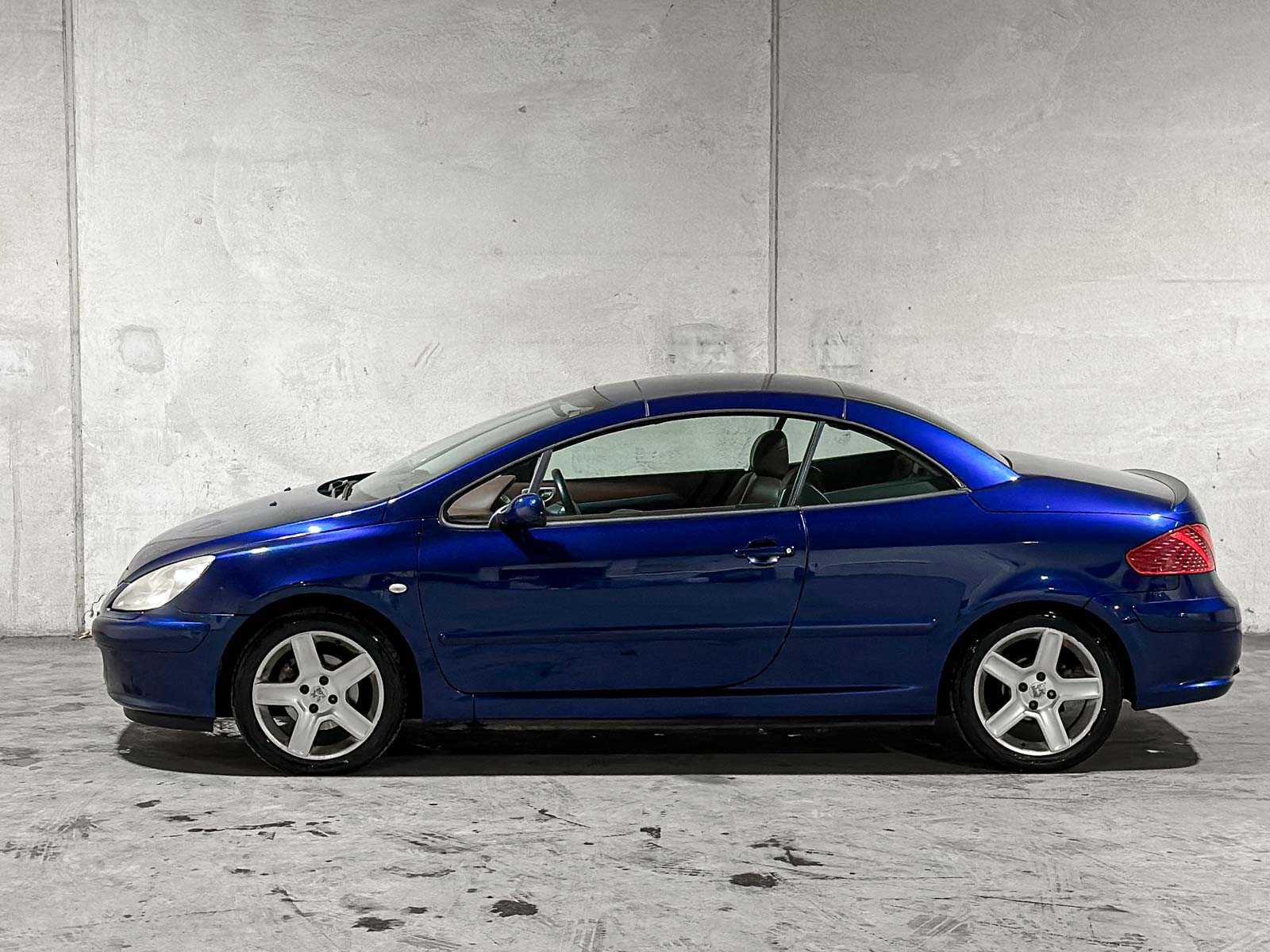 Peugeot 307 CC 2.0-16V 136pk 2005, 67-RG-XG