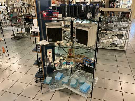 Air purifier, candles, battery charger, flashlight... and batch of various goods