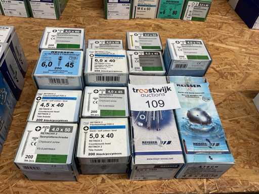 13 dozen spaanplaatschroeven