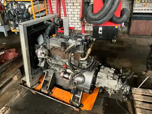 2007 Yanmar 7YDXL3.32M4N Motore diesel