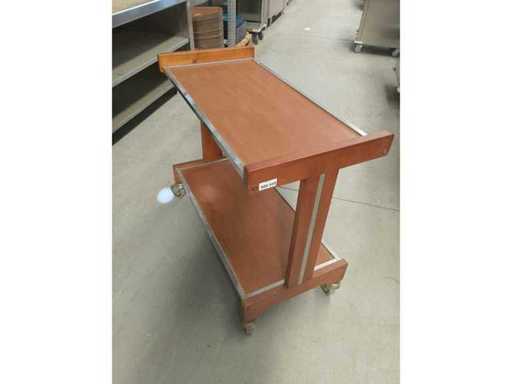 Hot Table mit Schiebetüren
