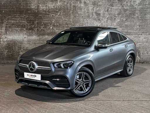 Luxury & sports cars in Milsbeek
