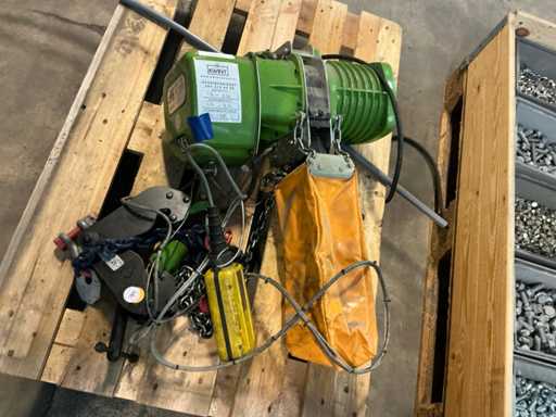 Ridicător electric cu lanț U-Mega UHD-110