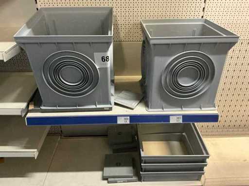 Inspection chambers and accessories
