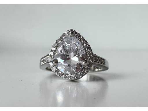 Inel din aur alb de 14 carate cu diamant 5,00 ct