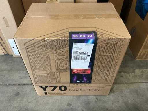 Hyte Y70 touch infinite