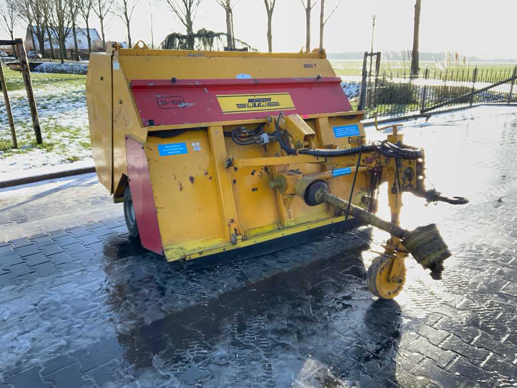2001 Schouten VM1800T Trailed sweeper with collector
