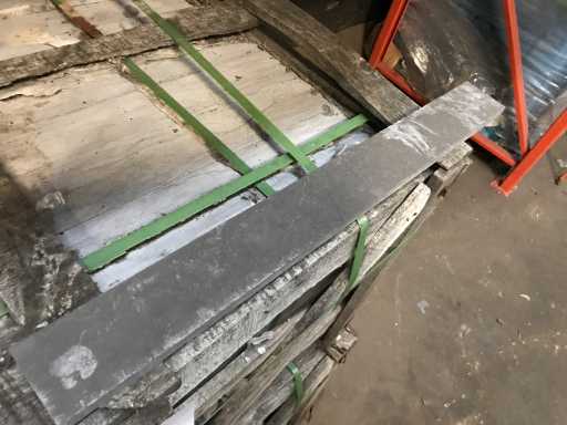 Natuursteen tegels / plinten 67 lm 9,38 m2