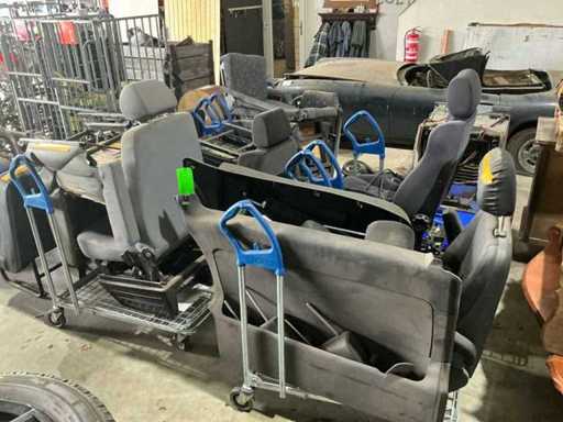 Mercedes Sprinter Bank en stoelen