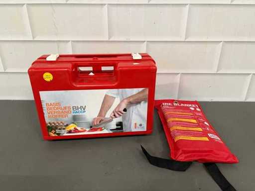 Apteczka i koc przeciwpożarowy