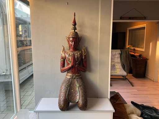 Thaise Boeddha- of Tempelwachter in Anjali Mudra houding