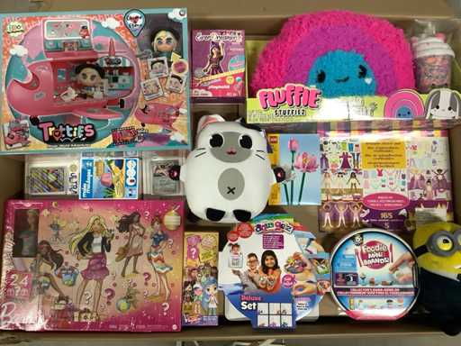 Jucării noi, inclusiv Lego și Pokemon