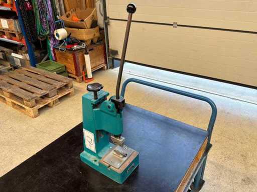 Pressa sollevatrice per ginocchio MÄDER APK T3-40 del 2000