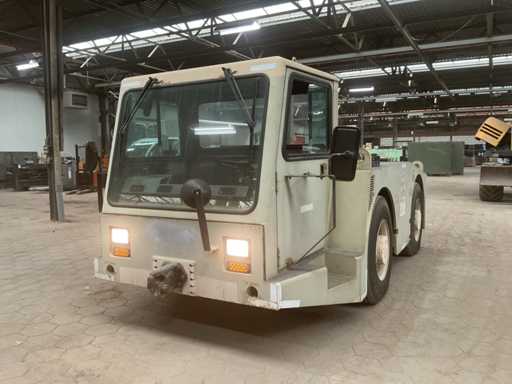 Remorqueur d’avion FMC B450