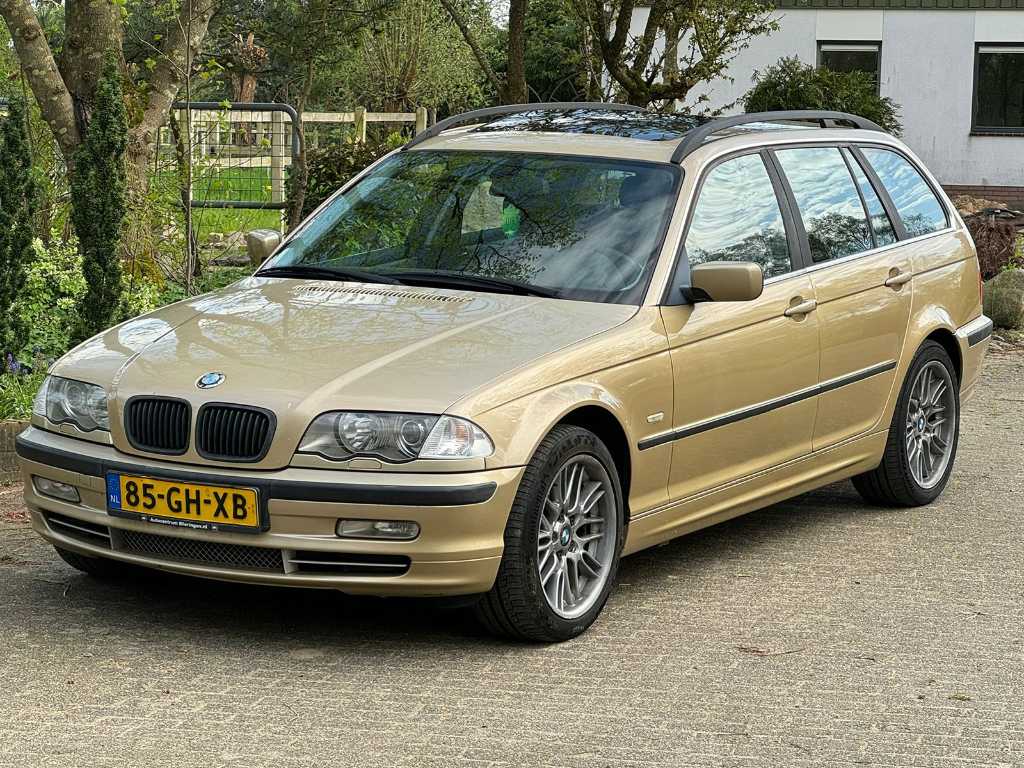 BMW - 3-serie Touring - 330xi Executive - 85-GH-XB - 2000