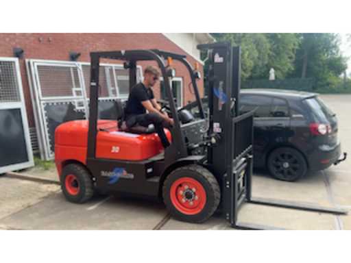 f7dff767-eb12-45bf-8386-10bfb67921c6.mp4