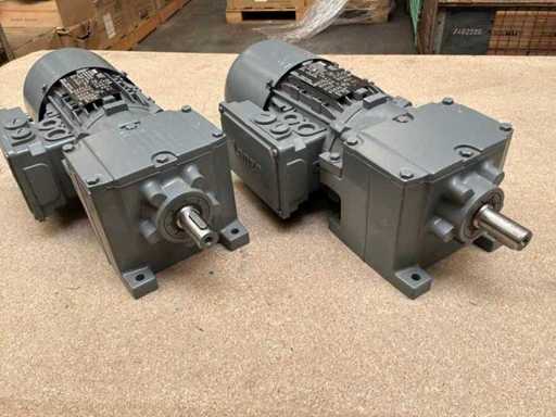 Lenze MDEMABR071-42C0C Geared Motor (2x)