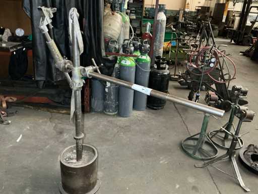 Welding support