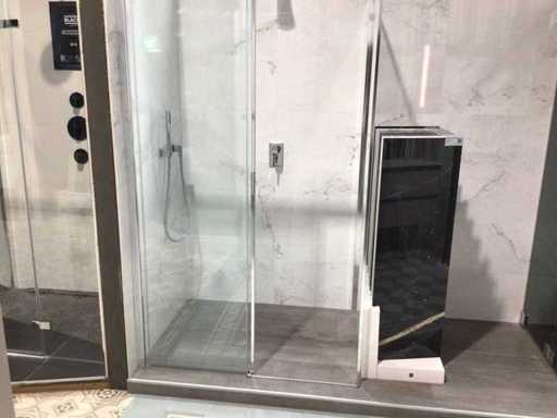 Sealskin 4200 Sliding door with side wall 119x86 cm