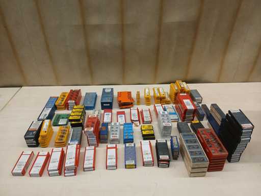   Various  carbide inserts 
