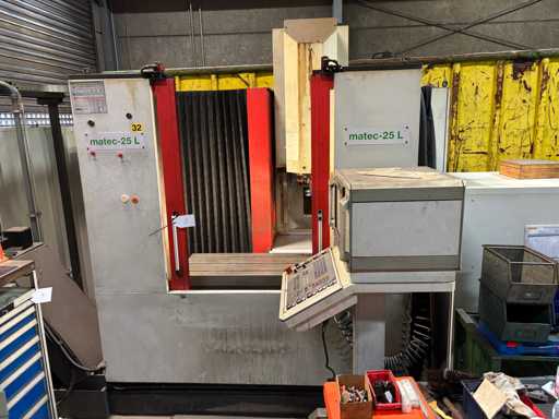 MATEC 25 L CNC Vertical Machining Center