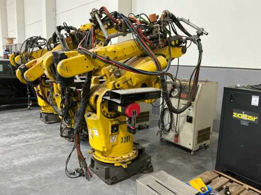 Fanuc S-420 i W Industrial Robot