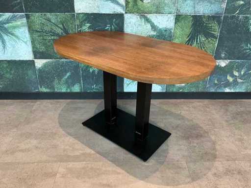 De Arend - Tavolo ovale del ristorante