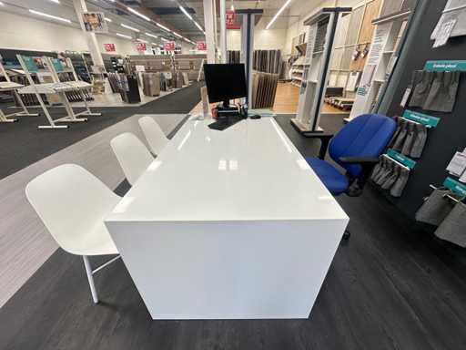 Table with 3 chairs and office chair