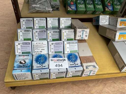 18 dozen spaanplaatschroeven