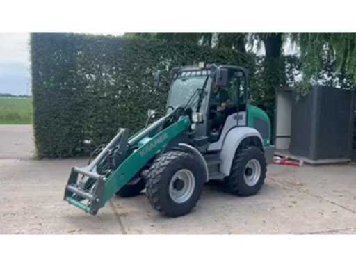 319ebe31-c8be-4dab-9fc4-b112e9cbc99e.mp4