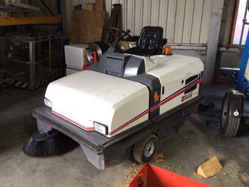 2017 Dulevo 90EH Zelfrijdende veegmachine