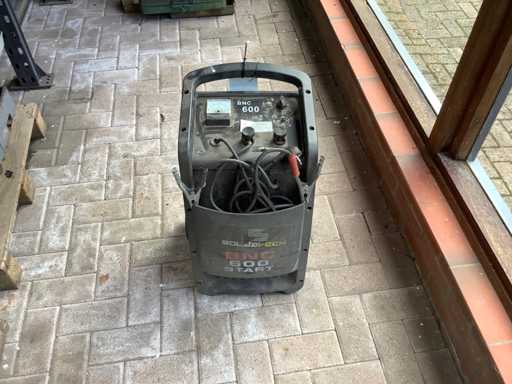 Soldatech BNC 600 start Accu's en Laders