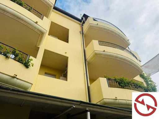 Apartamento 84 m² - Planta baja