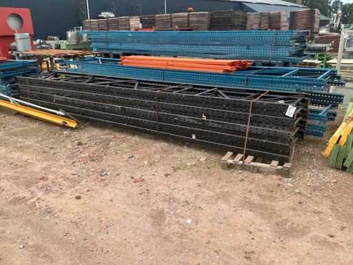 Uprights (8x)