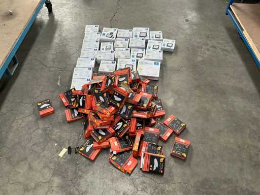 Partij diverse spots en armaturen