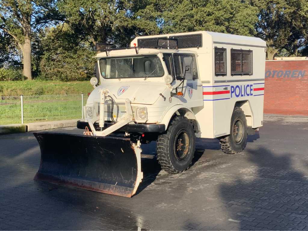 Unimog 406 Vrachtwagen "Police"