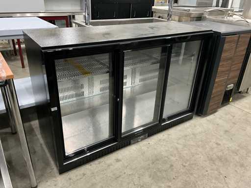 Chłodzenie szklanej belki drzwiowej Metro GBC 3103 z 2013 roku