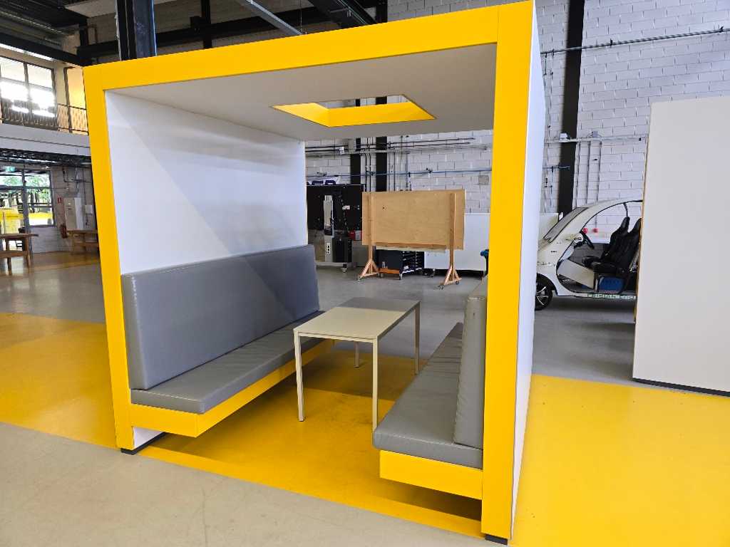 Workshop furniture (3x)