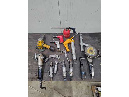   Pneumatic tools set