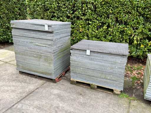 Pardoseală cu lamele din oțel (70x)