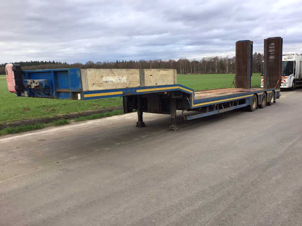 Nooteboom MC0-48-03 Semi low loader - semi-trailer