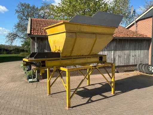 Bunker mit Förderband